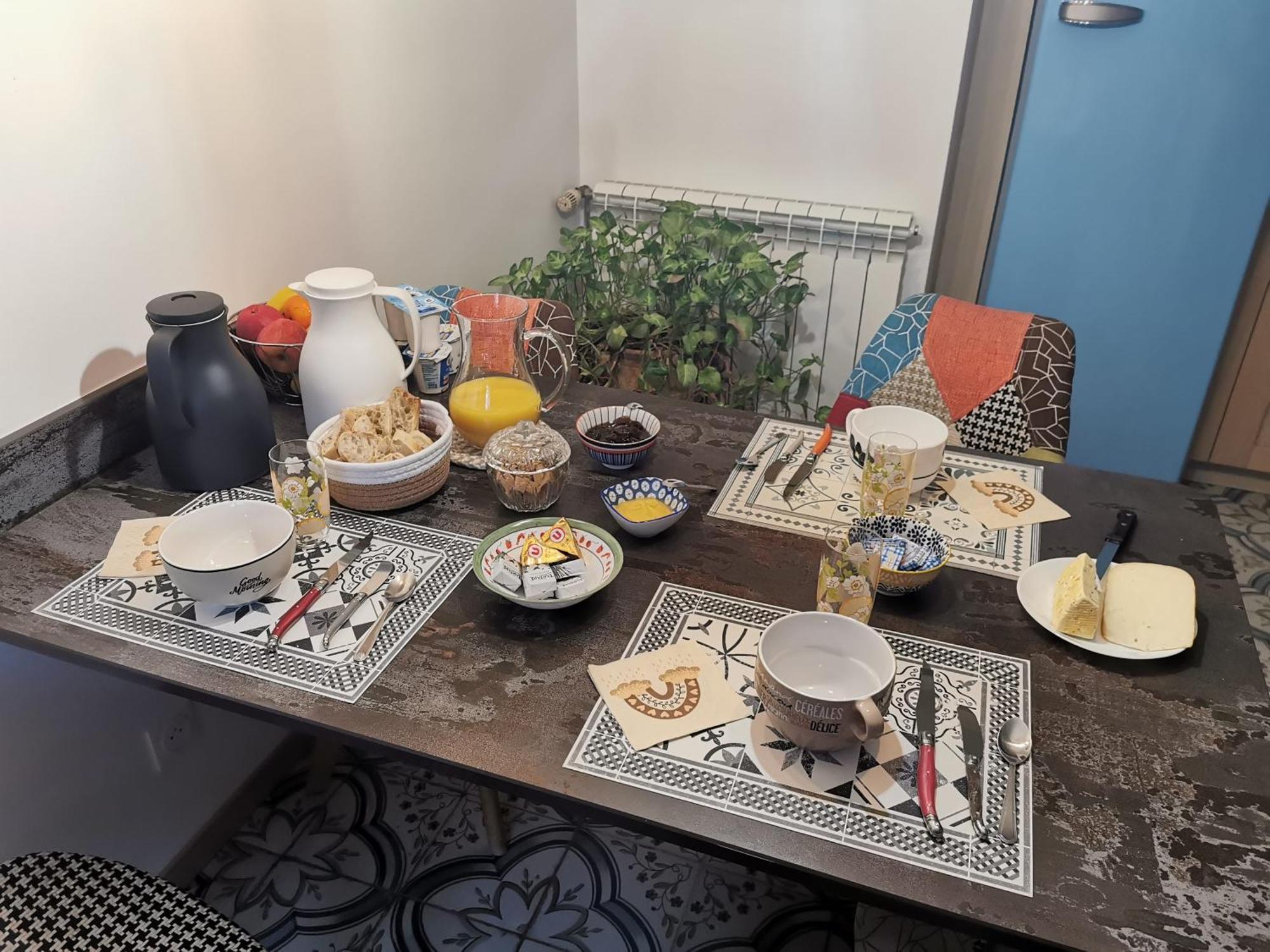 - - - - -les Colombages - - - - D'hotes-gite- Classement 3 Etoiles Apartment
