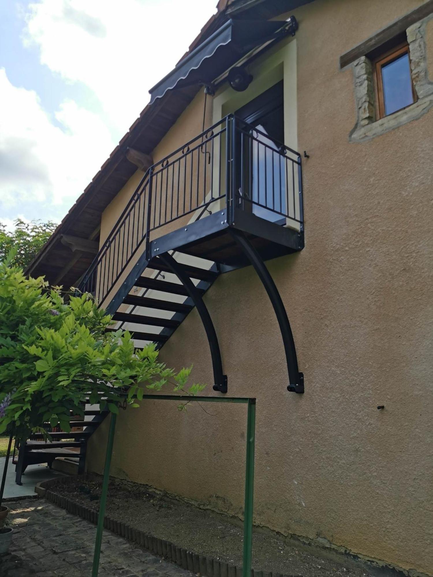 Apartment - - - - -les Colombages - - - - D'hotes-gite- Classement 3 Etoiles Mirepoix (Ariege)