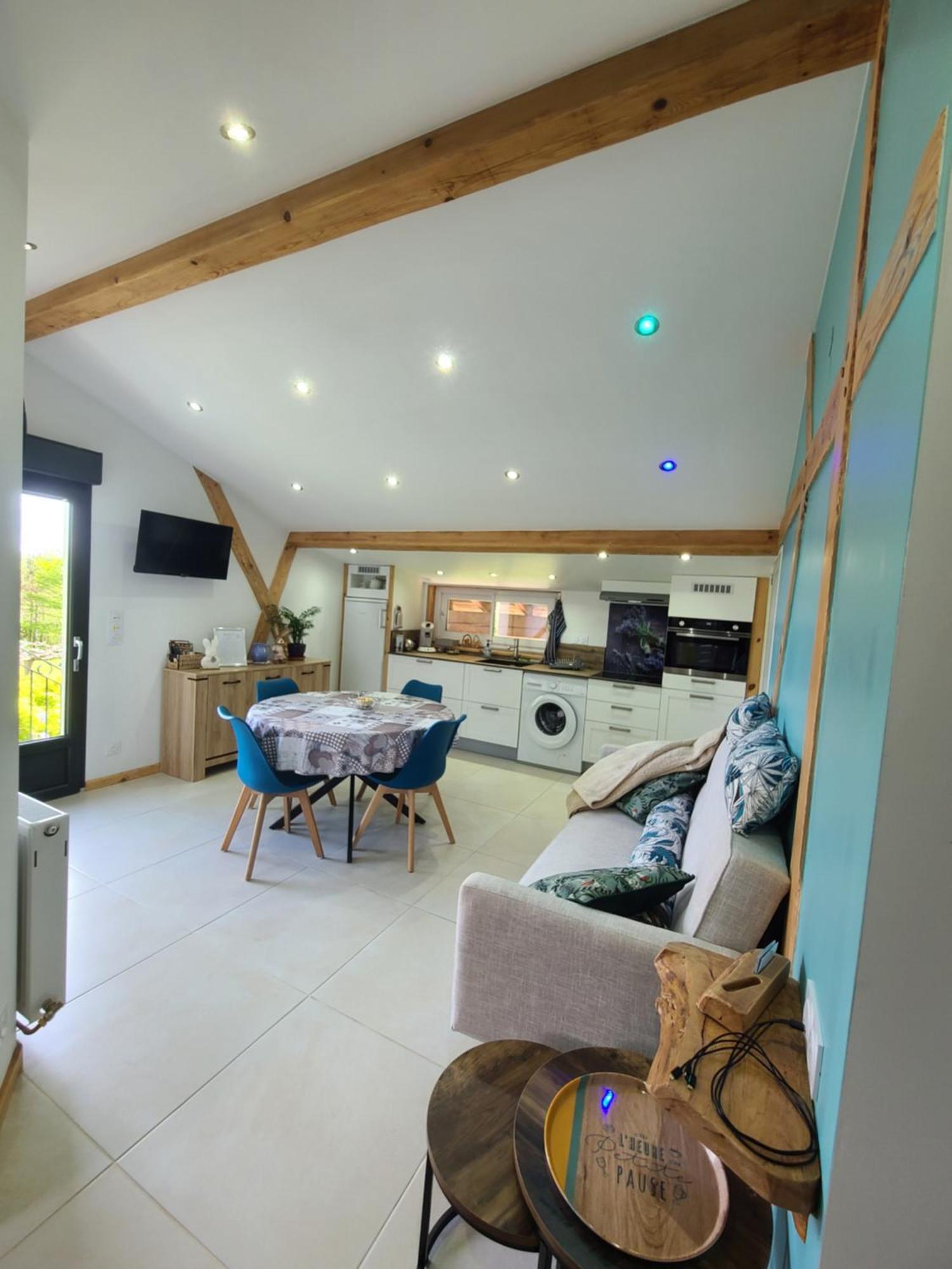 - - - - -les Colombages - - - - D'hotes-gite- Classement 3 Etoiles * Mirepoix (Ariege)